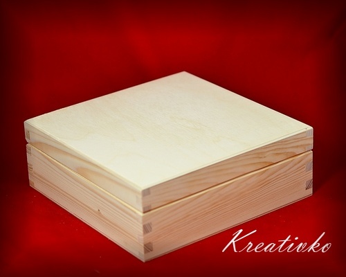 Drevená krabica ŠTVOREC - (12,0 x 12,0 x 4,0 cm)